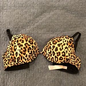 PINK Victoria’s Secret cheetah push-up bra 36DD
